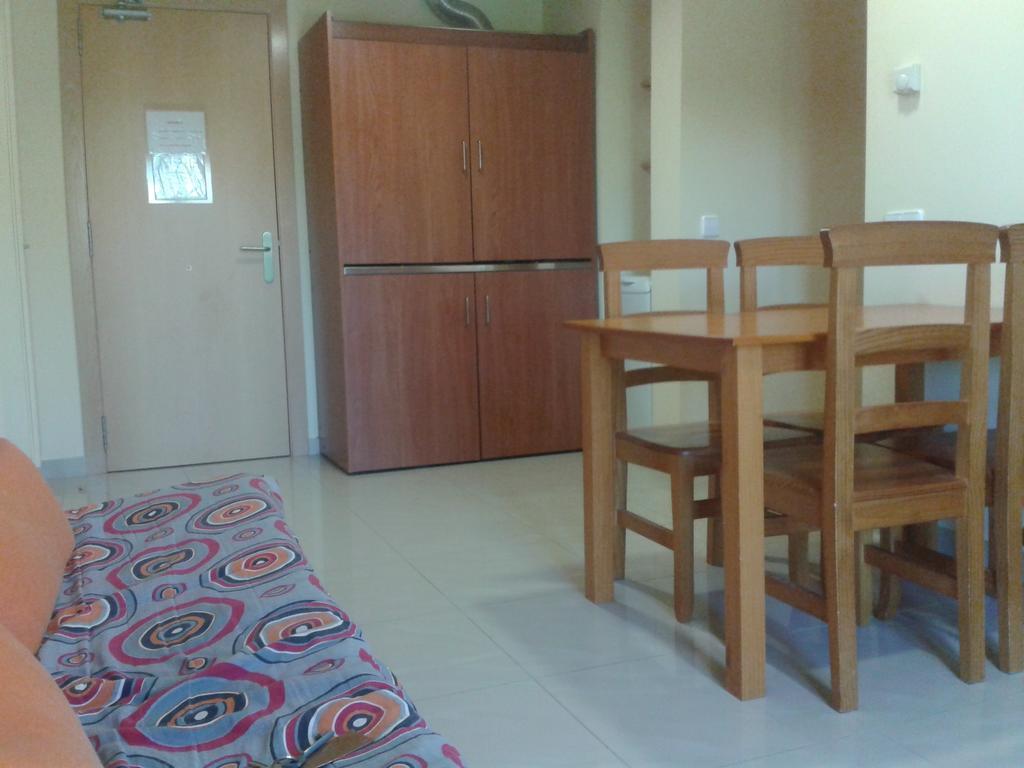 Apartamentos Fonda Finet Sant Felíu de Pallarols Δωμάτιο φωτογραφία