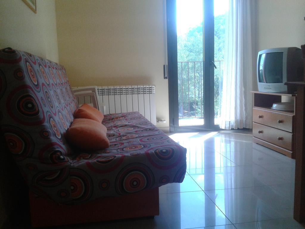 Apartamentos Fonda Finet Sant Felíu de Pallarols Εξωτερικό φωτογραφία